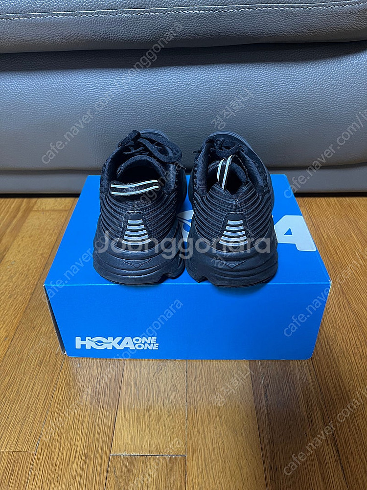 호카오네오네 본디6 255 새상품급 팝니다--2