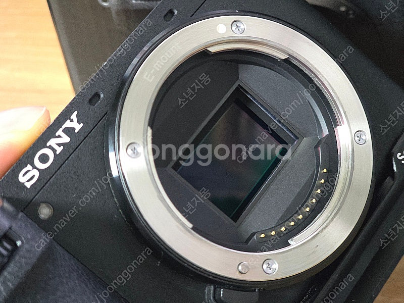 sony a6700 바디 풀박스 판매--4
