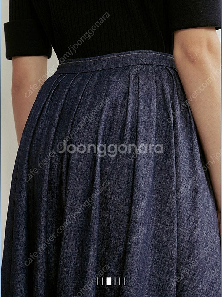 정가30만원대) 새상품 한섬 더캐시미어 데님 플레어 스...--2