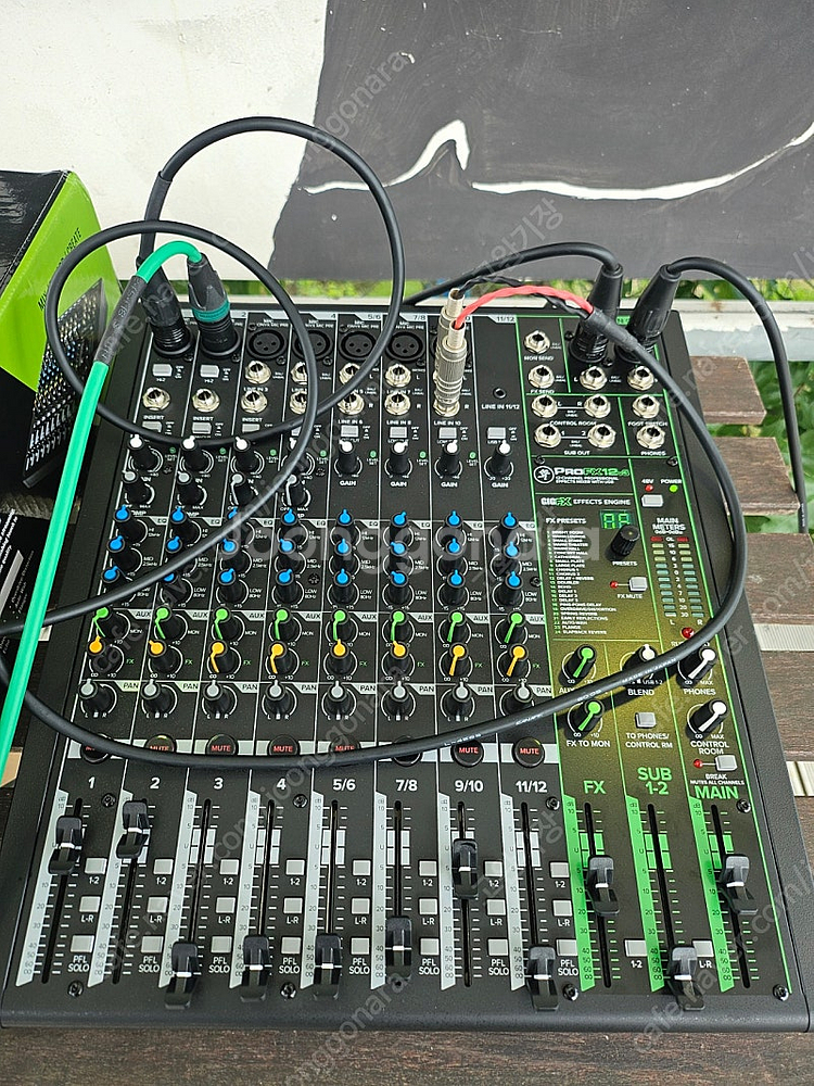 맥키 아날로그 믹서 profx12v3 팝니다--0