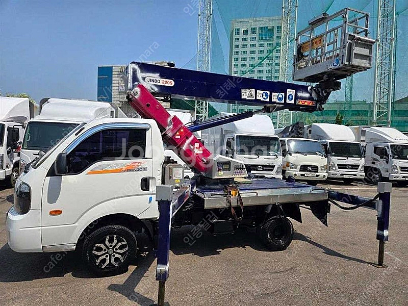 고소작업차 중고 흰색 2018년식 2.5톤이하 주말 출...--2