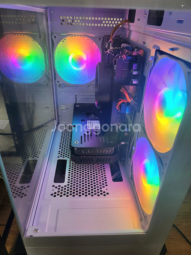 게이밍컴퓨터팝니다! AMD5600 지포스RTX3050--0
