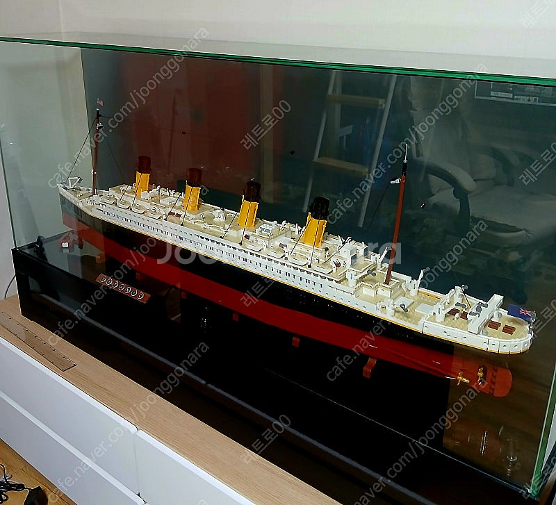 레고10294 마뮤 타이타닉 전용 장식장 팝니다.--0