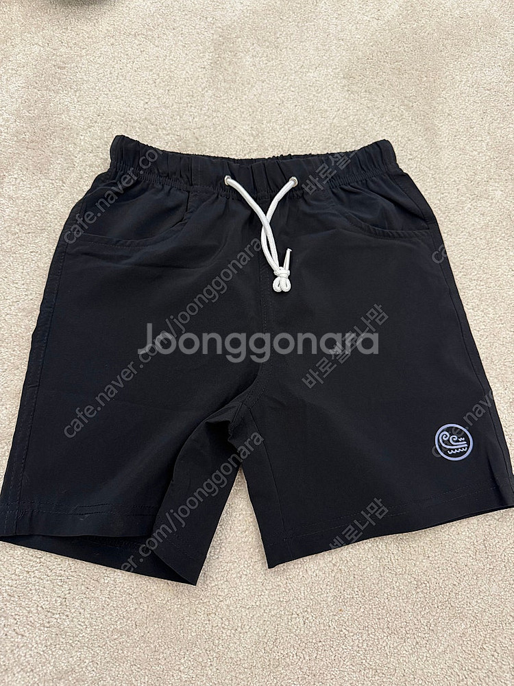아동 빌라봉 래쉬가드 판매합니다.--8