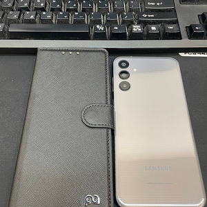 갤럭시M15 와이드7 그레이 128GB 무잔상 상태좋은 중고14만팝니다.