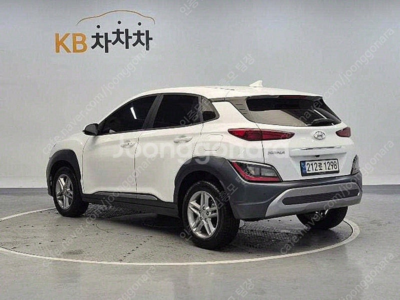 중고차 현대 코나 더뉴코나 중고 흰색 2021년식 가솔...--3