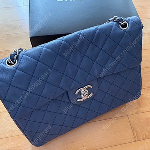 샤넬 클래식 소프트 캐비어 라지 블루 컬러
