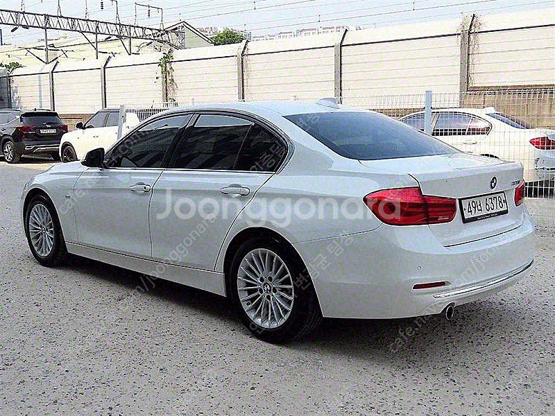 BMW 3시리즈 중고 BMW 320d 중고승용차 3시리...--4