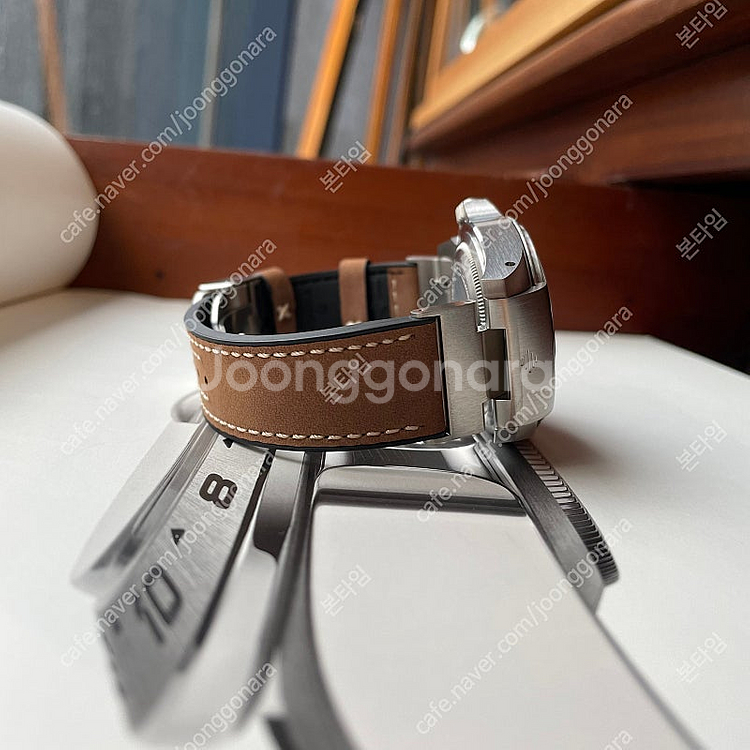 미사용품] 튜더 블랙베이 P01 42mm 검판 가죽 스...--4