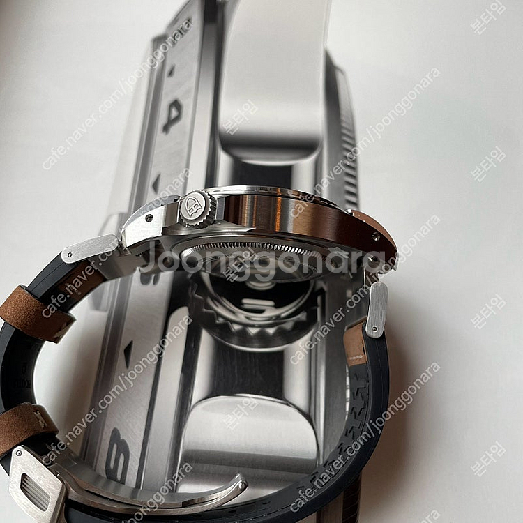 미사용품] 튜더 블랙베이 P01 42mm 검판 가죽 스...--5