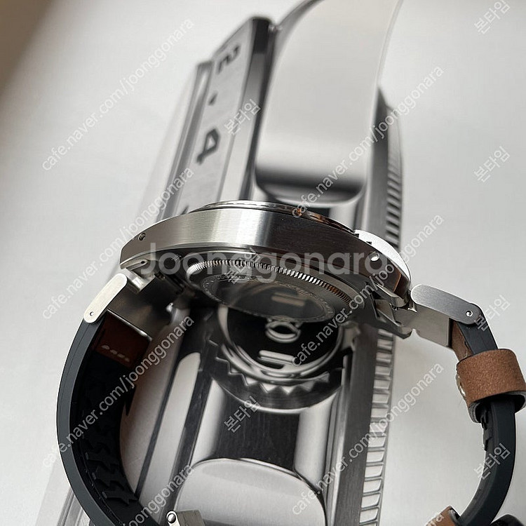 미사용품] 튜더 블랙베이 P01 42mm 검판 가죽 스...--6