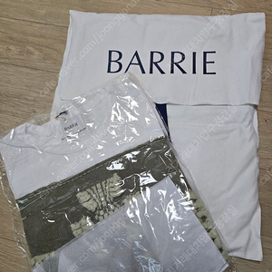<새상품> 배리 BARRIE 샤넬 캐시미어 브랜드 티셔츠 XS 사이즈 55~66