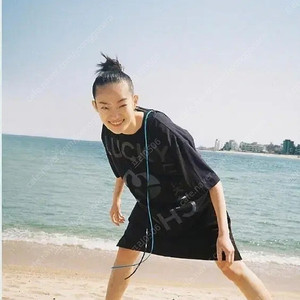 럭키슈에뜨 20ss 로고 레터링 백홀 코튼 원피스 F