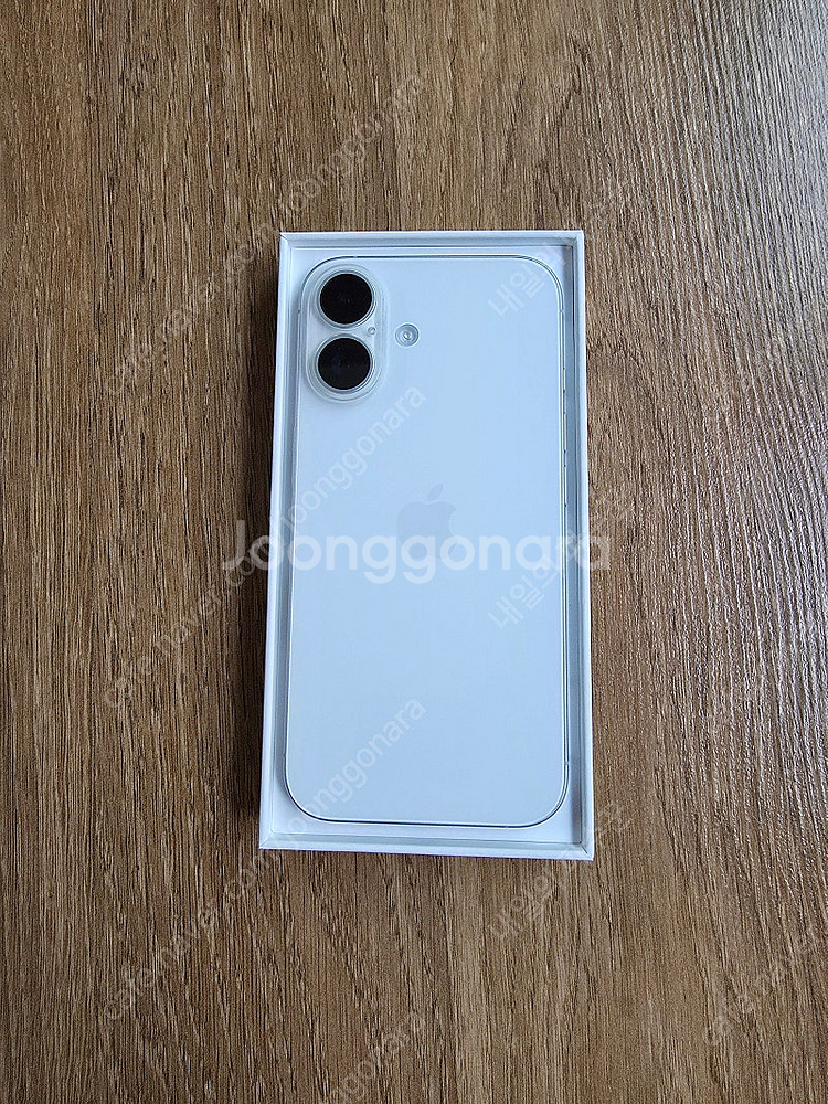 아이폰16 화이트 256G 팝니다.--0
