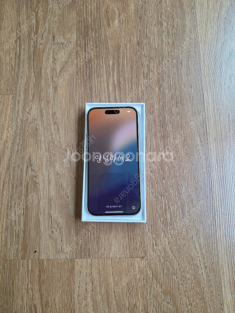 아이폰16 화이트 256G 팝니다.--2