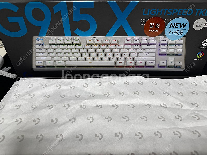 로지텍 G915X TKL 화이트 + 갤럭시 팩토리 루프...--1