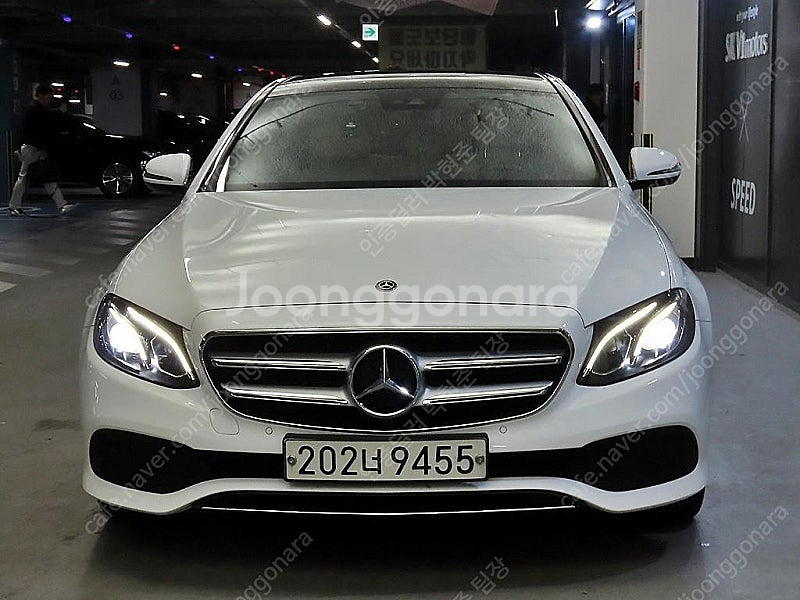 벤츠 인증중고 벤츠 E클래스 중고 흰색 2019년식 E...--3