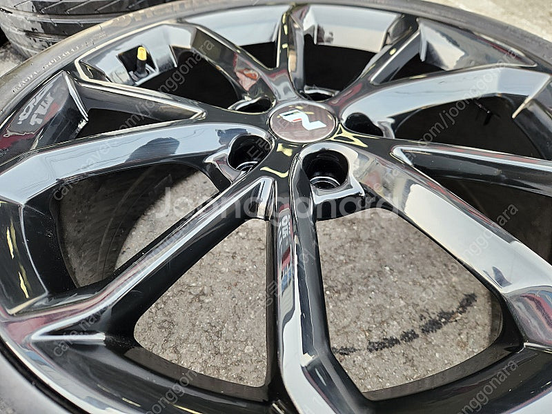 [판매] 벨로스터N 퍼포먼스 19인치 순정 휠타이어 세트 팝니다 245 35 19--5