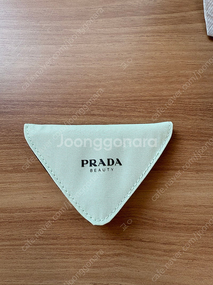 프라다 뷰티 거울 새상품--0