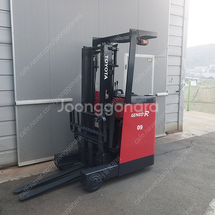 도요타 중고 전동지게차 0.9톤 2단 3000MM 13...--2