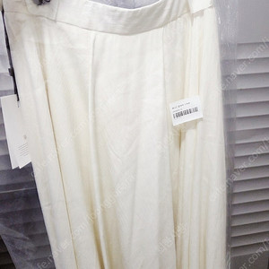 유메르 세일 베니스 플레어 스커트 아이보리 1