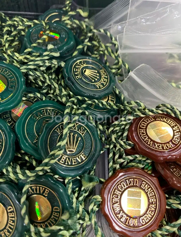 롤렉스 박스, 보증서커버, 메달, 책자 등 부속품 판매합니다.--1