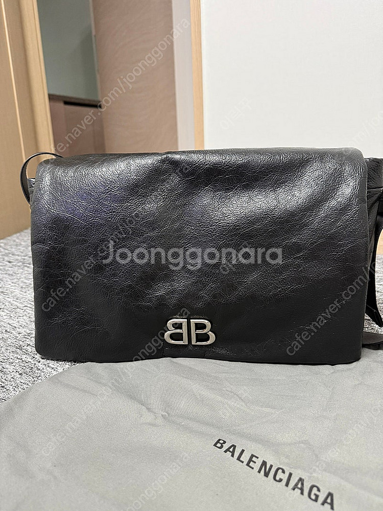 발렌시아가 24FW 남성 모나코 메신저백--2