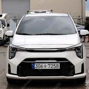모닝 중고 모닝 더 뉴 모닝 흰색 2024년식 4,876km 1.0 가솔린 프레스티지 실시간 차량견적문의