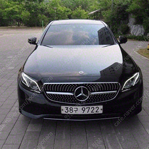 벤츠 E클래스 중고 벤츠 E300 중고 검정색 2018년식 E300 4MATIC 익스클루시브 실거래 중고차