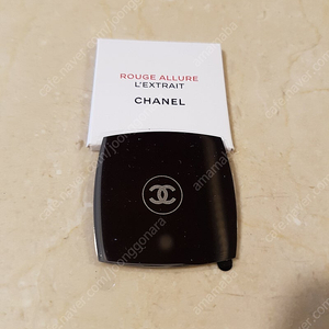 샤넬 미니 거울