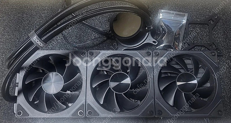 NZXT 크라켄 360 쿨러 풀박스--1
