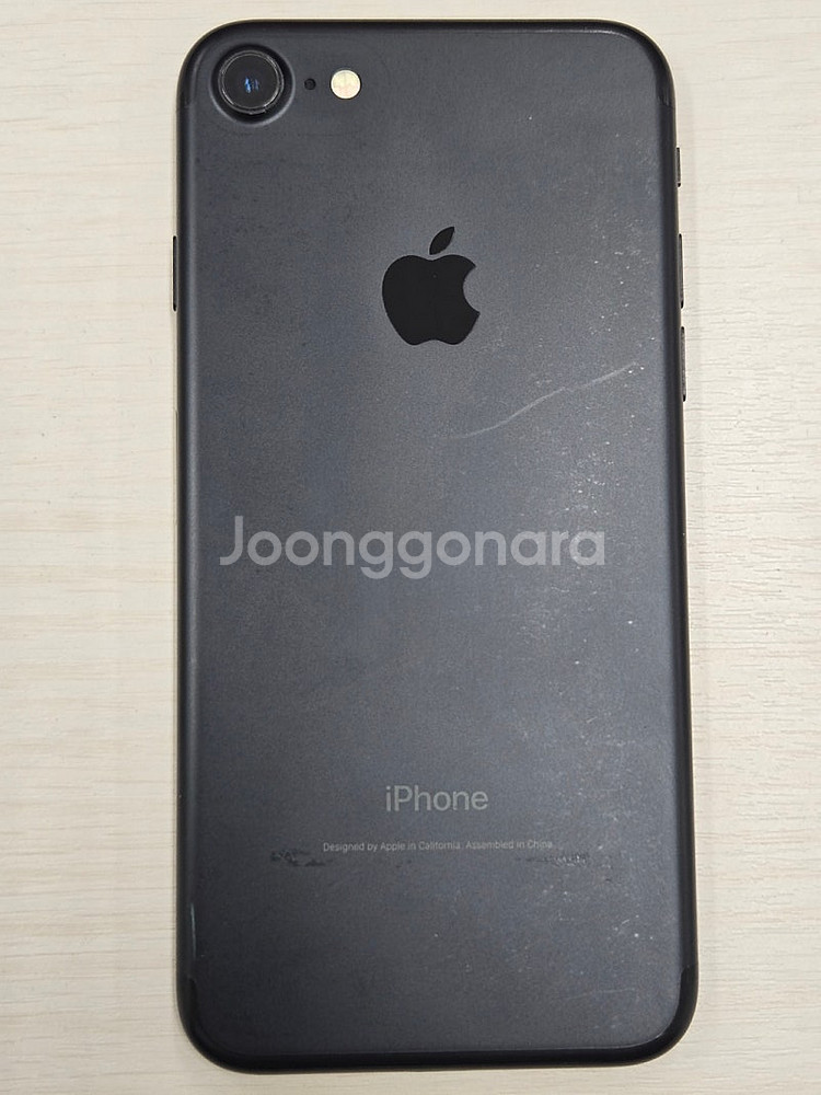 아이폰7 블랙색상 32용량 상태좋은 서브폰,카메라용,감성폰 단말기 12만 판매합니다--0