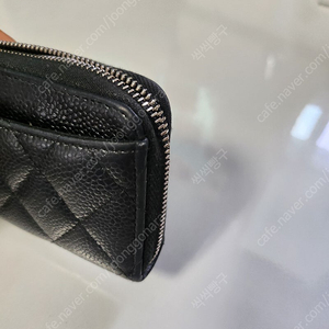 [정품/인기모델] 샤넬 클래식 캐비어 지퍼 카드지갑 블랙 은장 정품