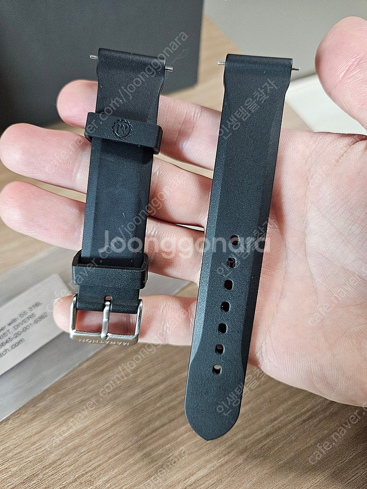 마라톤 시계 20mm 검정 러버밴드 팝니다--5