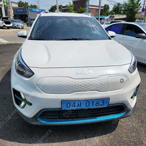 기아 니로 중고 니로 중고차 흰색 2022년식 59,329km 프레스티지 중고차견적