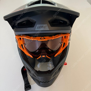 리에뜨 LEATT DBX 4.0 풀페이스 헬멧 고글 가슴보호대 팔꿈치보호대 무릎보호대