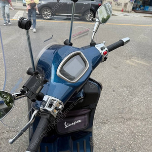 베스파 24년식 GTS300 슈퍼테크 2500키로 무사고 팝니다.(가격내림)