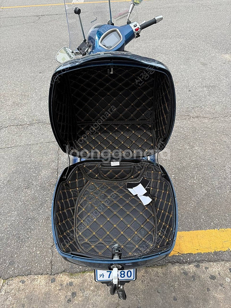 베스파 24년식 GTS300 슈퍼테크 2500키로 무사...--4