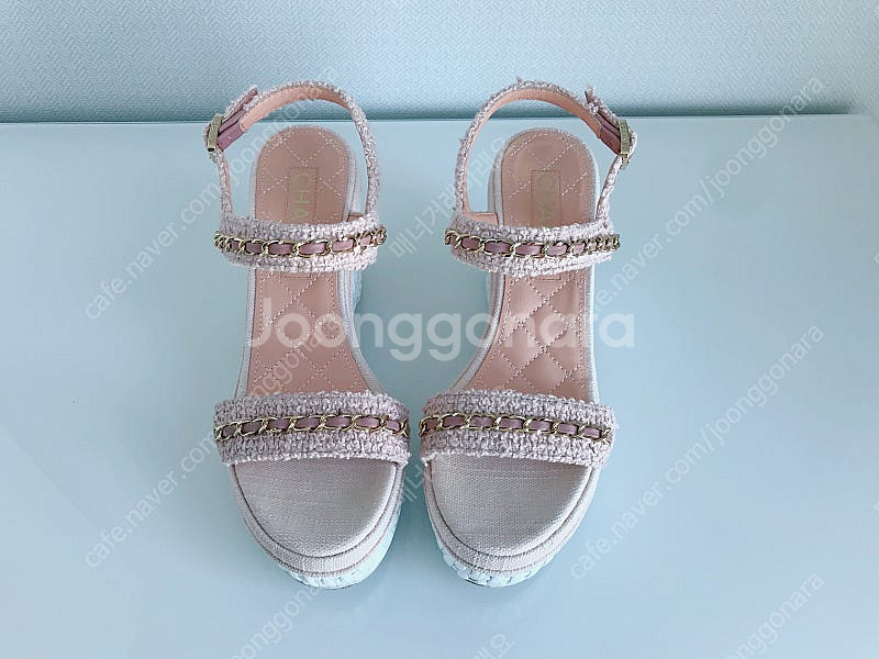 샤넬 피치핑크 통굽 왕로고 샌들--1