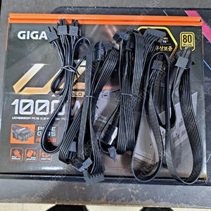 기가바이트 UD1000W GM PG5 모듈러 케이블만 팝니다~