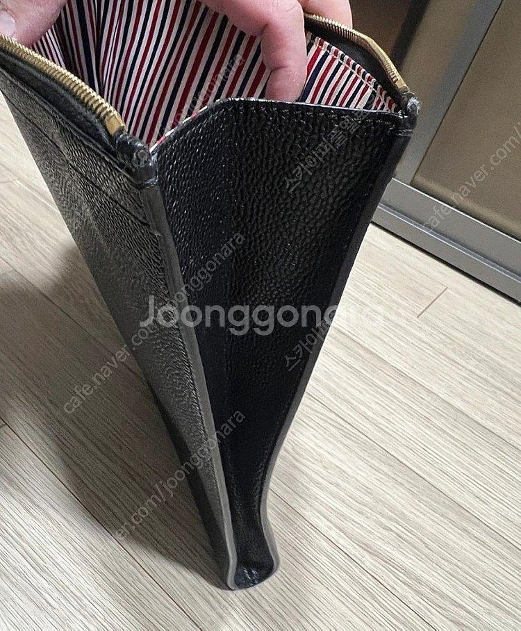 톰브라운 클러치백 팝니다--4