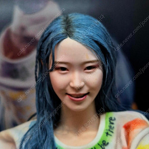 핫토이x 12인치 커스텀 아이유 피규어 이미지