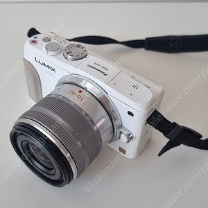 파나소닉 루믹스 DMC-GF6 (화이트바디) / 14-42mm 렌즈 판매합니다.