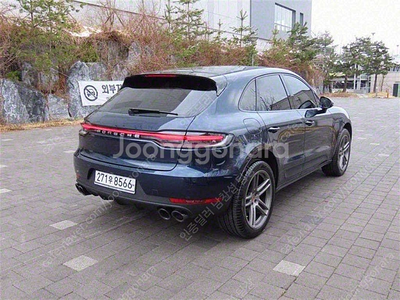 중고차 포르쉐 마칸 중고 검정색 2019년식 62,96...--4