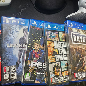 플스4 데이즈곤,위닝2019,gta5,언차티드,드라이브클럽 5종 + 플레이스테이션4 컨트롤러 4개 일괄