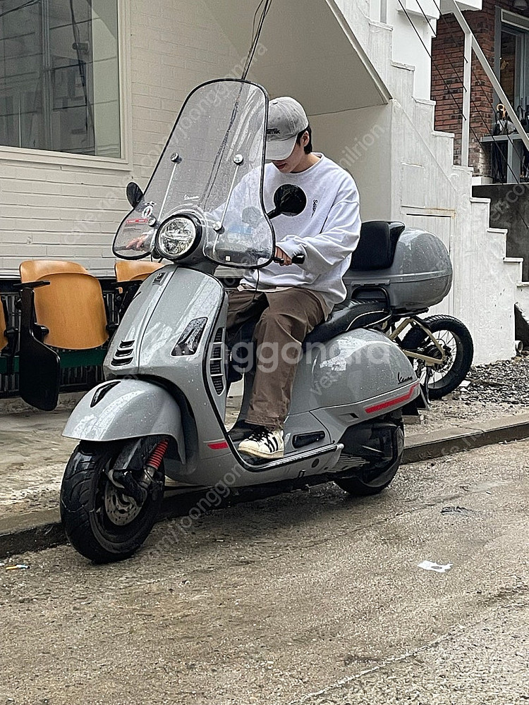22년식 베스파 GTS 300 슈퍼스포츠 아비오그레이 ...--0