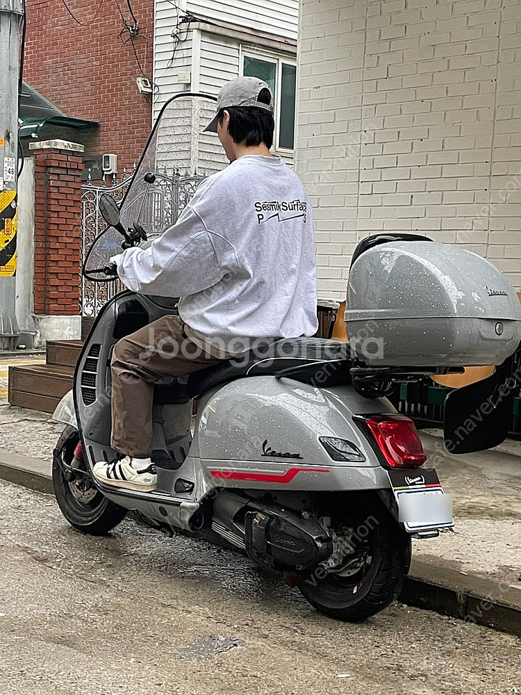 22년식 베스파 GTS 300 슈퍼스포츠 아비오그레이 ...--3