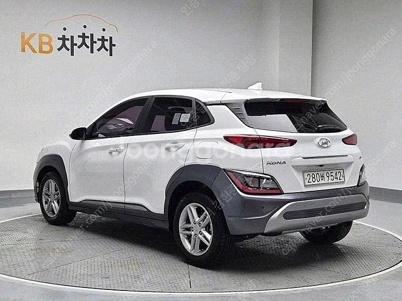 중고차 현대 코나 더뉴코나 중고 흰색 2021년식 가솔...--3