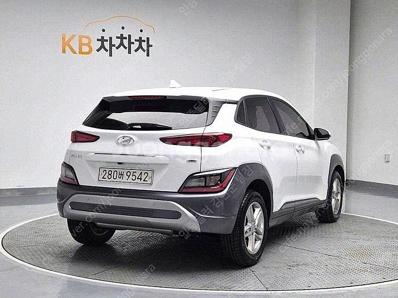 중고차 현대 코나 더뉴코나 중고 흰색 2021년식 가솔...--4