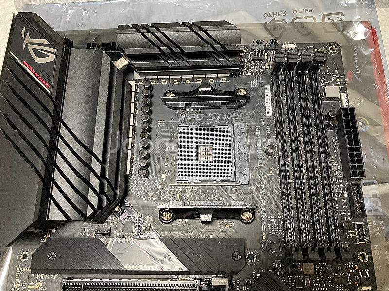 Asus strix b550-xe gaming WiFi...--2